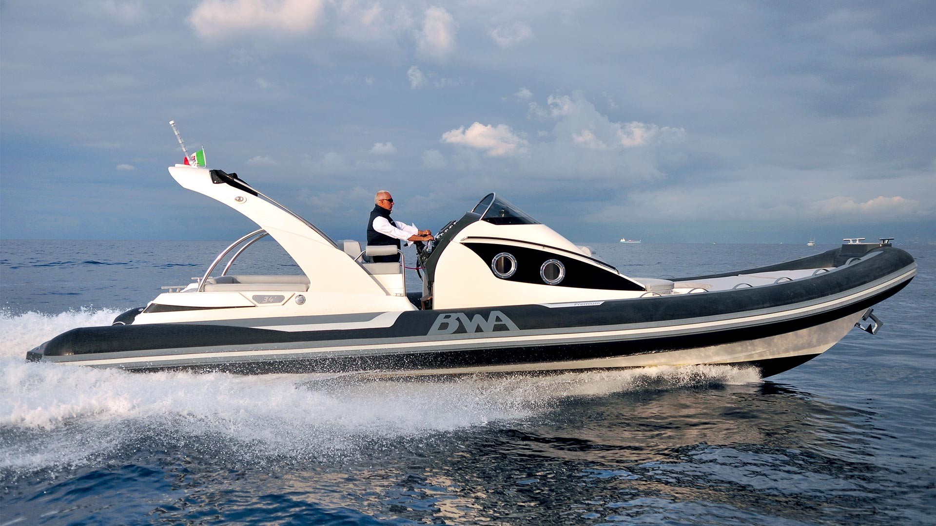 Gommone BWA Flyer Premium 34 - immagine 7