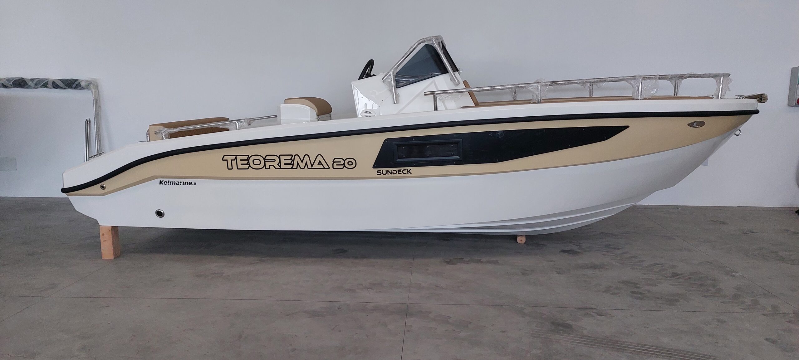 Barca Teorema 20 Sundeck