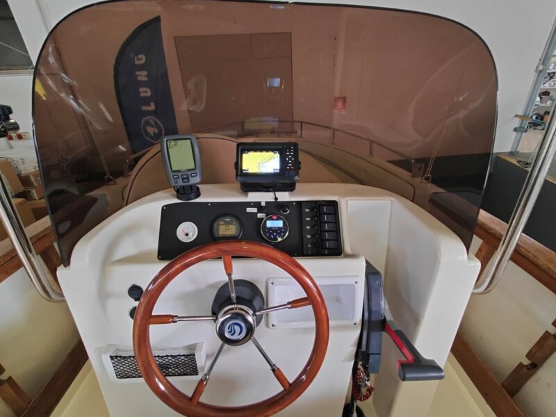 Barca MANO' 21.50 SPORTFISH (2000) completa di motore YAMAHA 115 (2003)