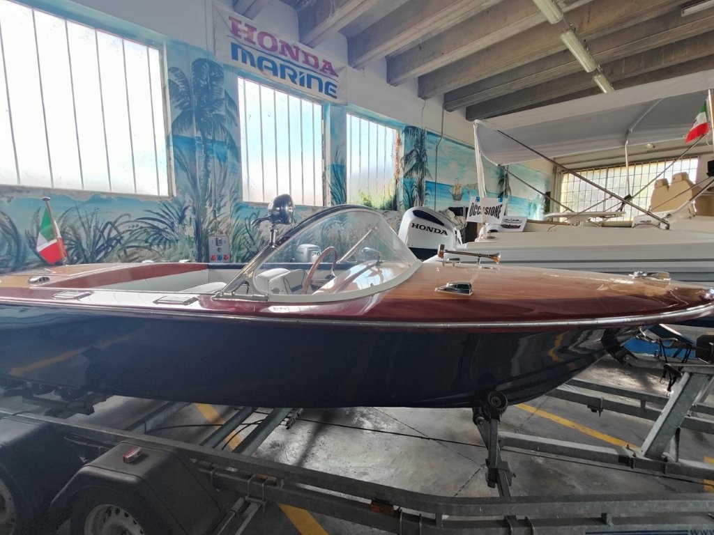 BARCA D'EPOCA Vega Tornado GT Super