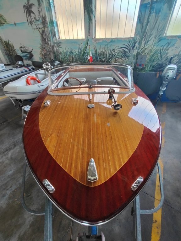 BARCA D'EPOCA Vega Tornado GT Super